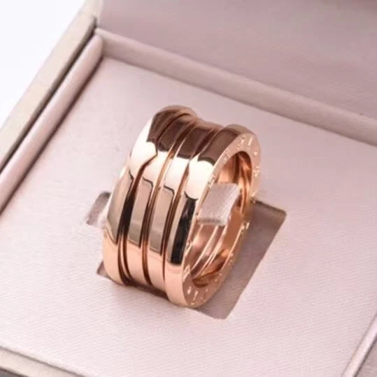 Anillo de primavera de moda titanio-acero-cerámica más vendido para hombre y mujer. Foto 4 de 4