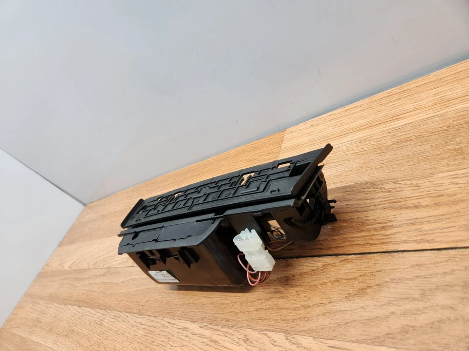 ✅ Bandeja de cenizas consola central delantera Alpina B7 10-15 OEM BMW F01 F02 740 750 Foto 4 de 4