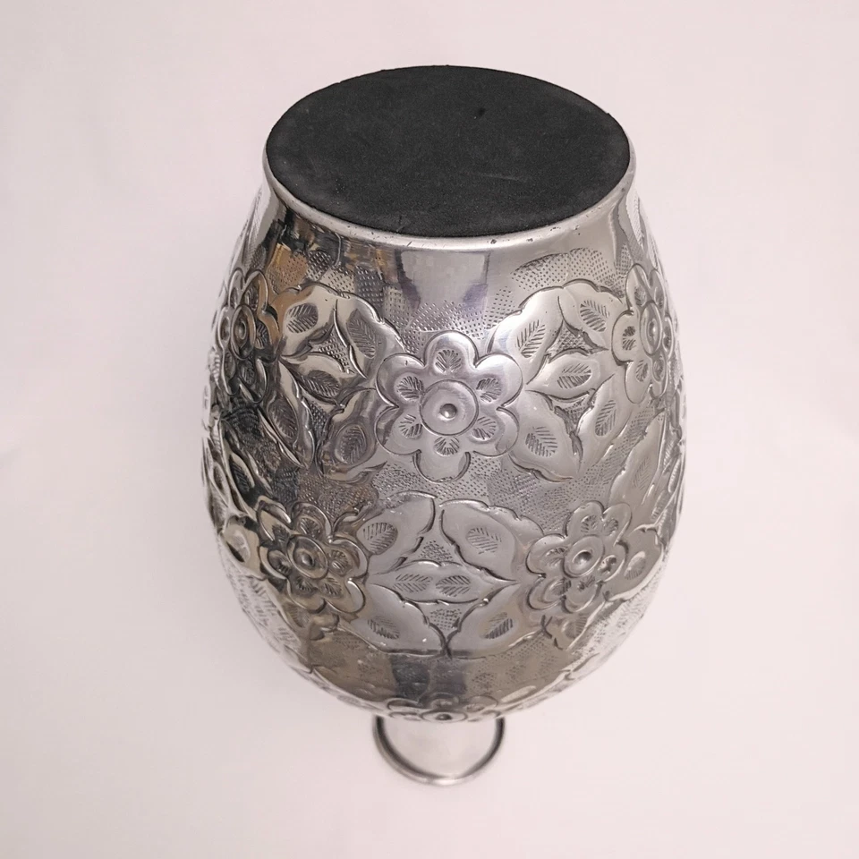 Jarrón artesanal de metal plateado diseño floral indio 15" florero martillado de colección Foto 4 de 4