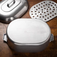 Wagner Ware Magnalite 4267 M 13 QT Roaster With Trivet and Lid