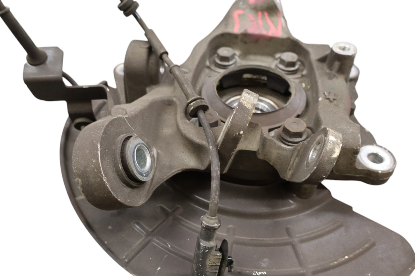17-22 Maserati Ghibli Rear Right Passenger Spindle Knuckle Hub 670036903 Oem