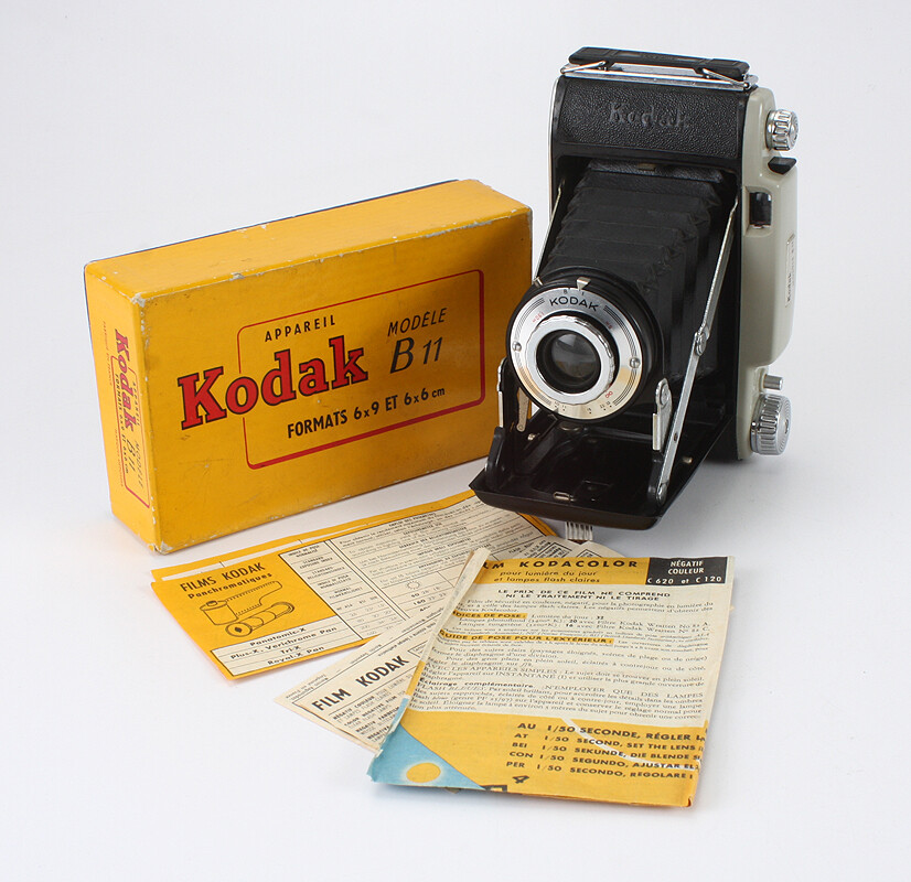 のえ KODAK B11, MADE IN FRANCE, ORIGINALLY 6X6 OR 6X9 ON 620