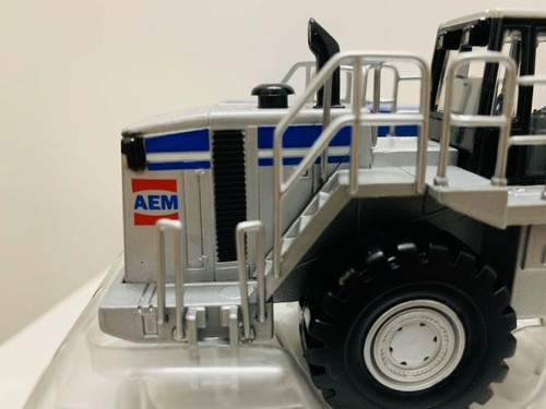 Norscot AEM Limited Edition Wheel Loader Collectible 1:64 Die-Cast Scale Model - Picture 4 of 9