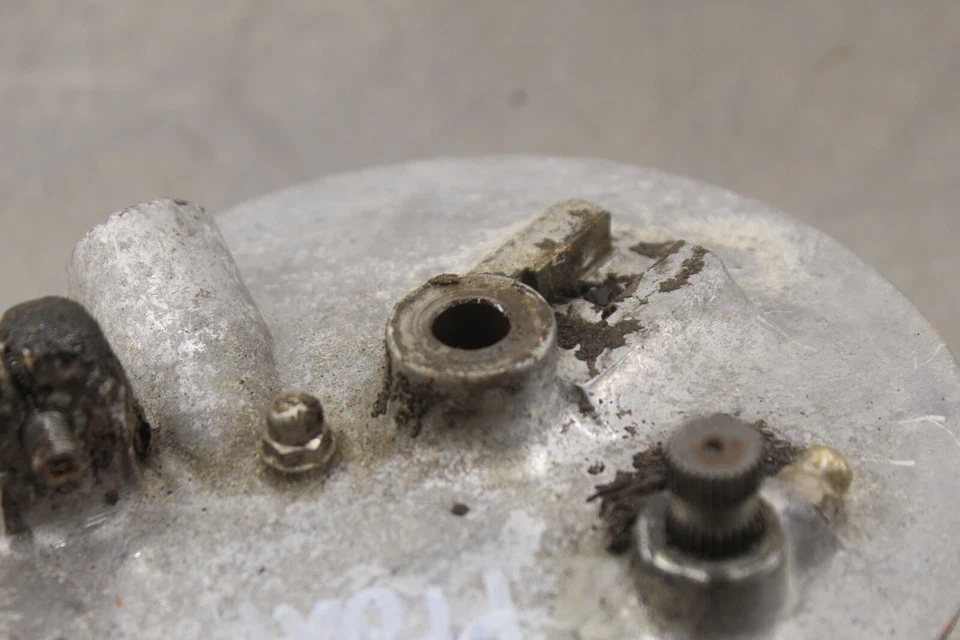 1967 Yamaha YL2 100 FRONT BRAKE DRUM ASSEMBLY U718 - Image 3 of 4