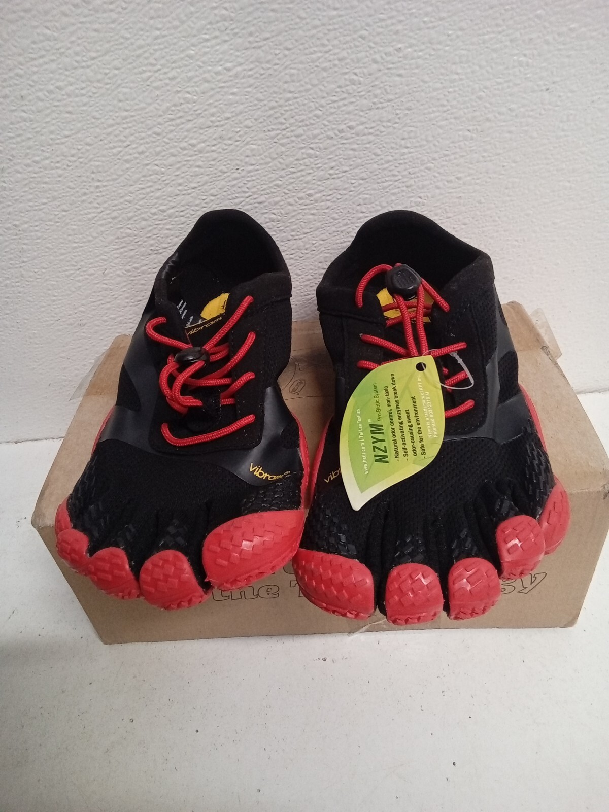 Vibram Mens Five Fingers KSO EVO Shoes - Black Red EU 37 US 5.5-6 #S5 image 3