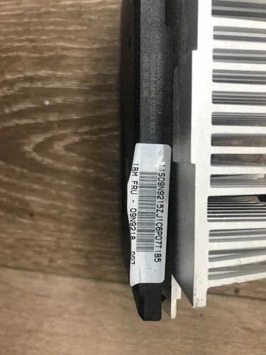 Intel SL3XL Pentium III 667MHz 667/256/133/1.65V Slot 1 CPU w/heatsink 09N9218 - Afbeelding 3 van 5