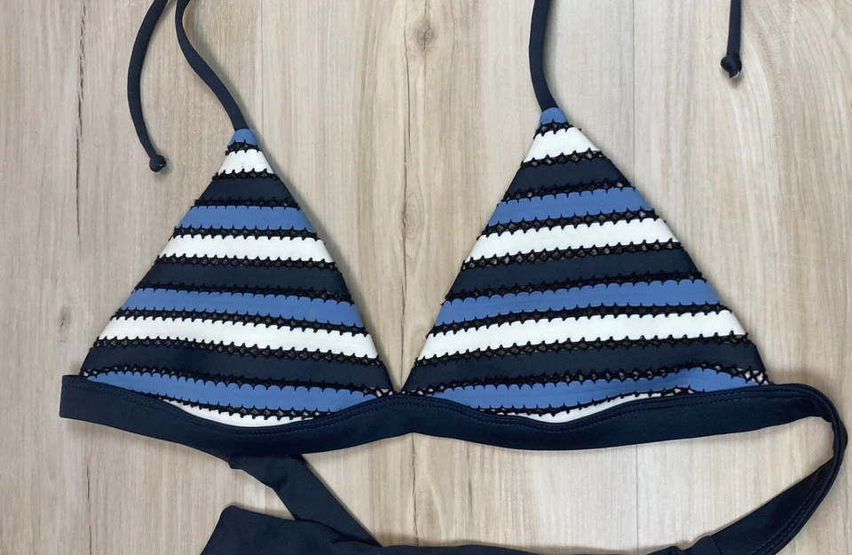 Top de Bikini PilyQ Triángulo Talla S Venecia Rayas Azul Cielo/Azul Marino Perfecto Estado Pequeño S Foto 3 de 4
