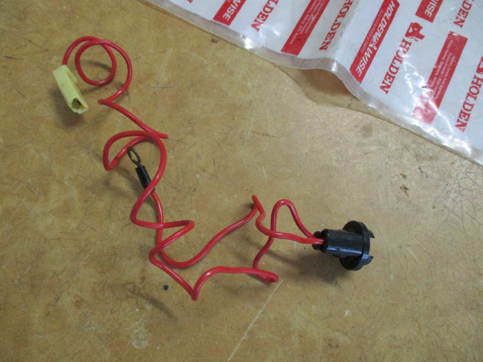 NOS HOLDEN EJ EH GLOVE BOX LIGHT LAMP LOOM SOCKET PREMIER SPECIAL SEDAN