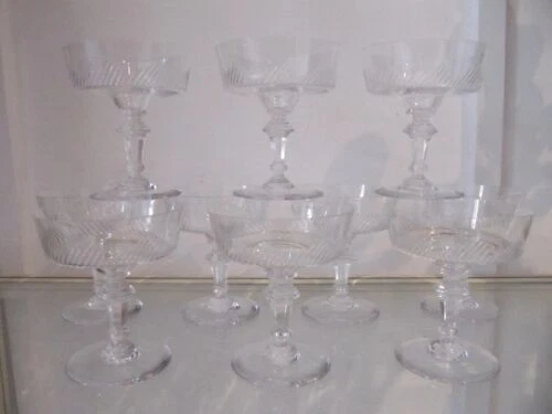 Verres, flûtes et services en verre ou cristal de grandsnom français