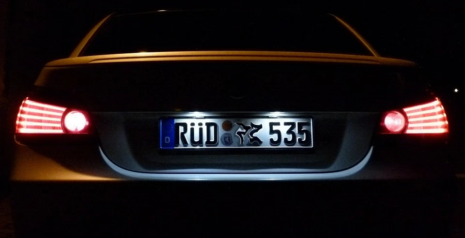 Für BMW LED Nummernschildleuchten 1er 2er 3er 4er 5er X1 X3 X4 X5 X6 63267410302 - Bild 4 von 4