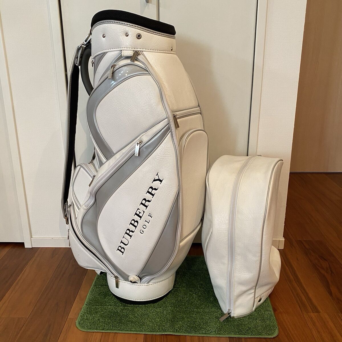 Burberry white/silver golf bag carry cart caddy staff tour Burberry white/silver golf bag carry cart caddy staff tour