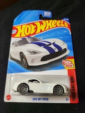 2025 Hot Wheels #214 HW Roadsters 7/10 2013 SRT VIPER White New Near Mint