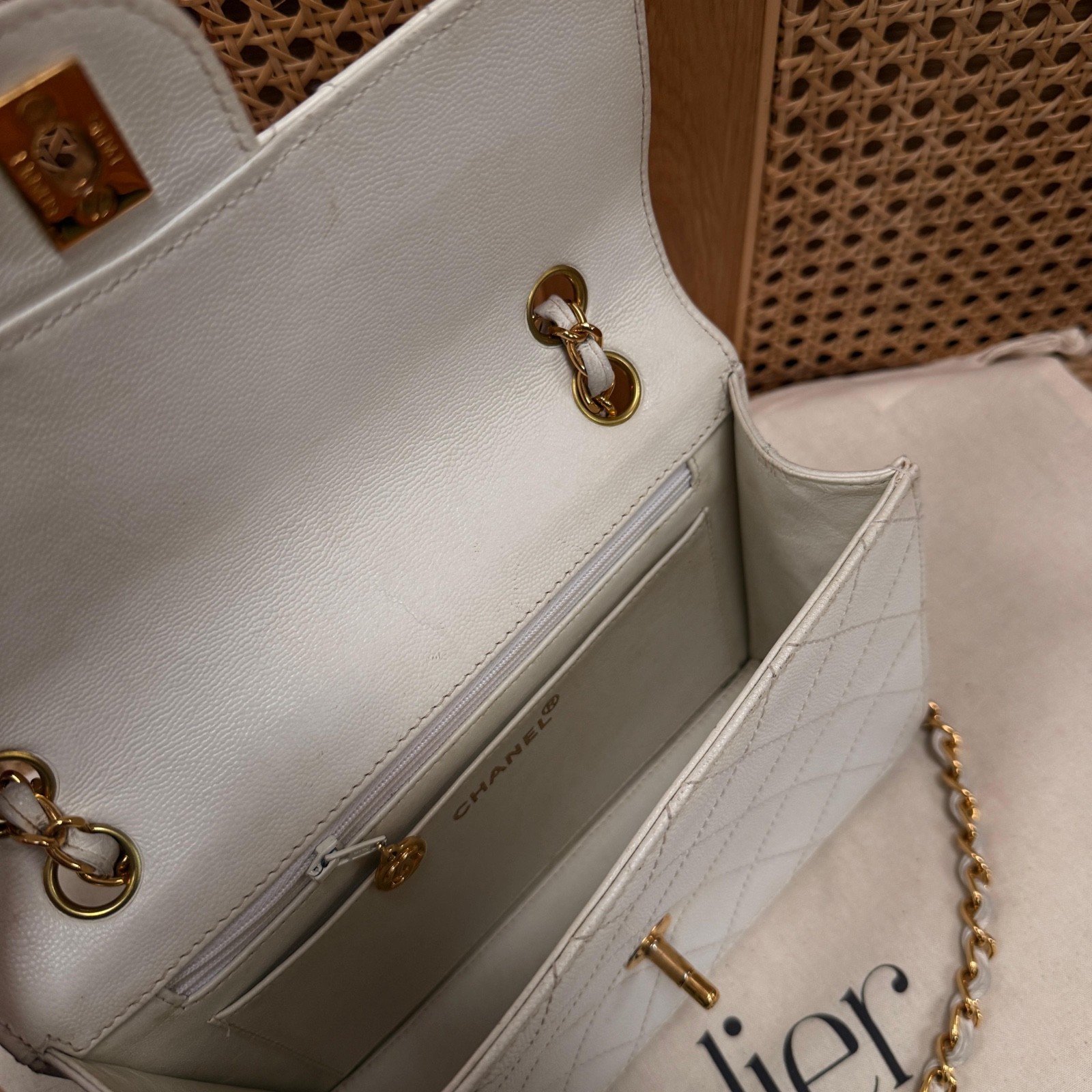 Vintage Chanel small classic flap 1997 - white, caviar leather image 8
