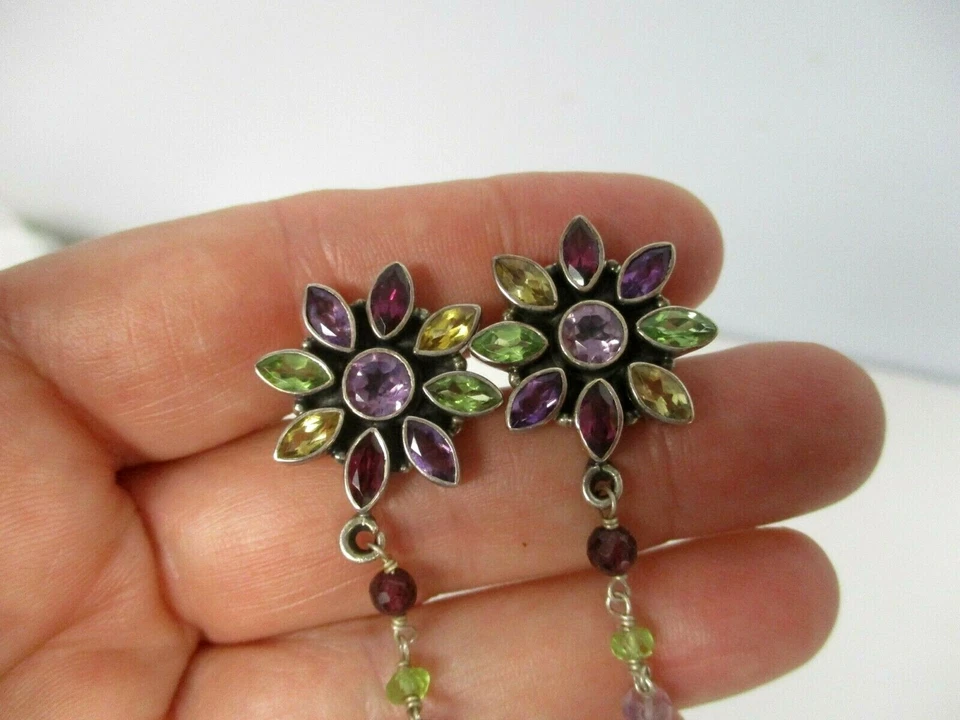 FIRMADO NB NICKY MAYORDOMO ESTERLINA FLOR DE MÚLTIPLES PIEDRAS PRECIOSAS con PENDIENTES COLGANTES PERFORADOS Foto 2 de 4