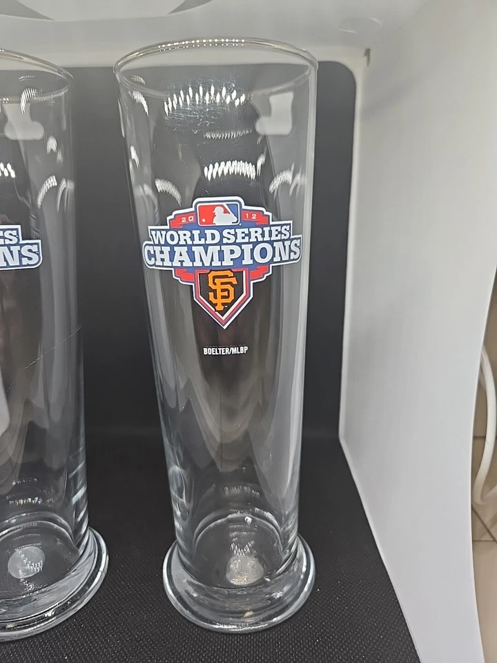 2 Campeones de San Francisco Giants 2012 16 oz. Gafas Pilsner 8” de alto con adornos plateados Foto 2 de 4