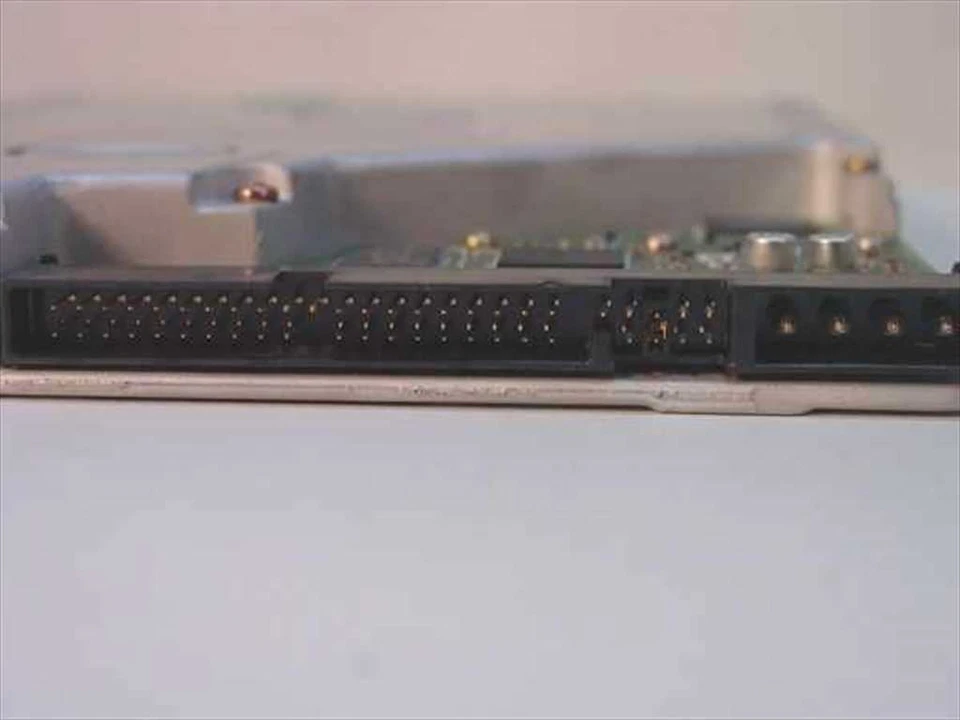 Quantum 4GB Bigfoot Hard Drive 5.25" IDE TX04A109 / TX04A011 4.0AT - Image 3 of 4