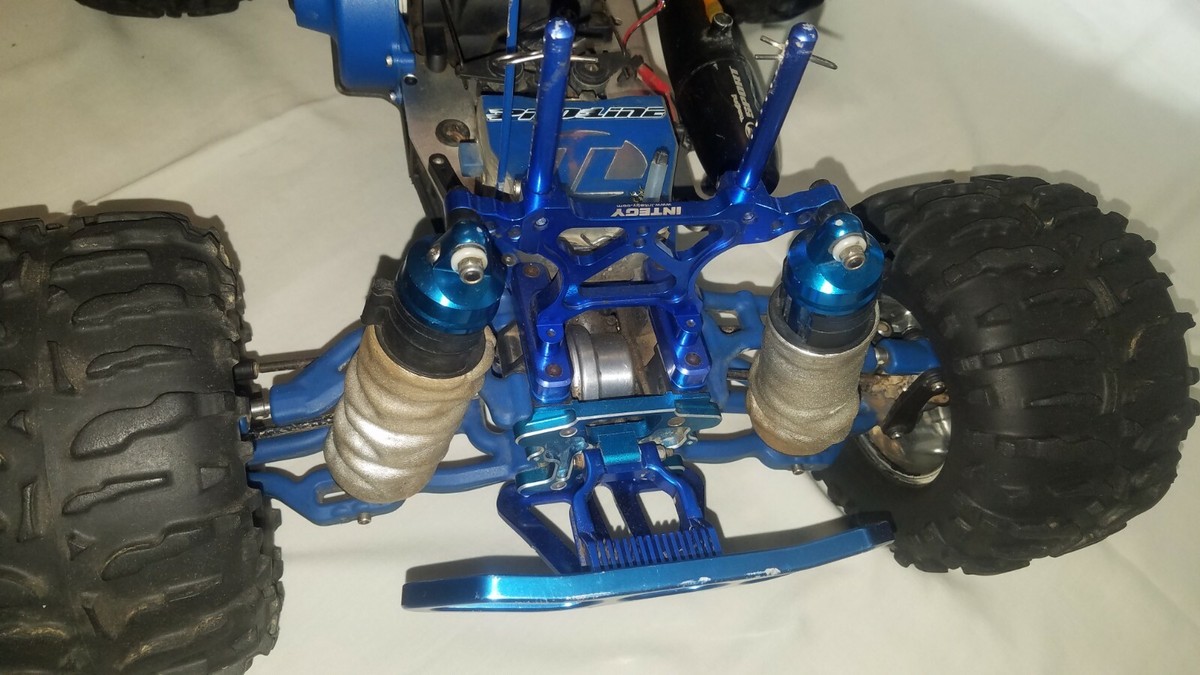 TEAM LOSI LST 1/8 SCALE NITRO POWERED SUPER TRUCK. HPI SAVAGE