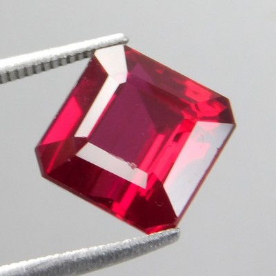 Natürliche Red Painite 11,20 Ct Radiant Cut IGL-zertifiziert Lose Edelstein