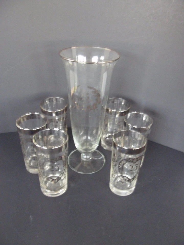 LOTE DE 7 PIEZAS. JUEGO DE JARRA Y CRISTAL 25 ANIVERSARIO PLATA CON DETALLES PLATEADOS Foto 2 de 4