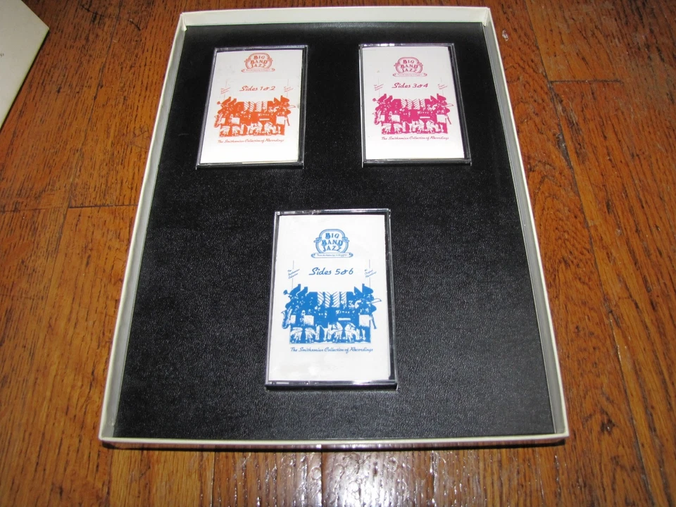 BIG BAND JAZZ FROM THE BEGINNINGS TO THE FIFTIES - DMK 3-0610 3 CASSETTE BOX SET - Imagem 3 de 4