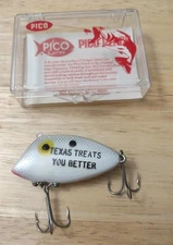 Vintage Pico Perch Lure White Scale Pattern TEXAS TREATS YOU BETTER ad w/ Case