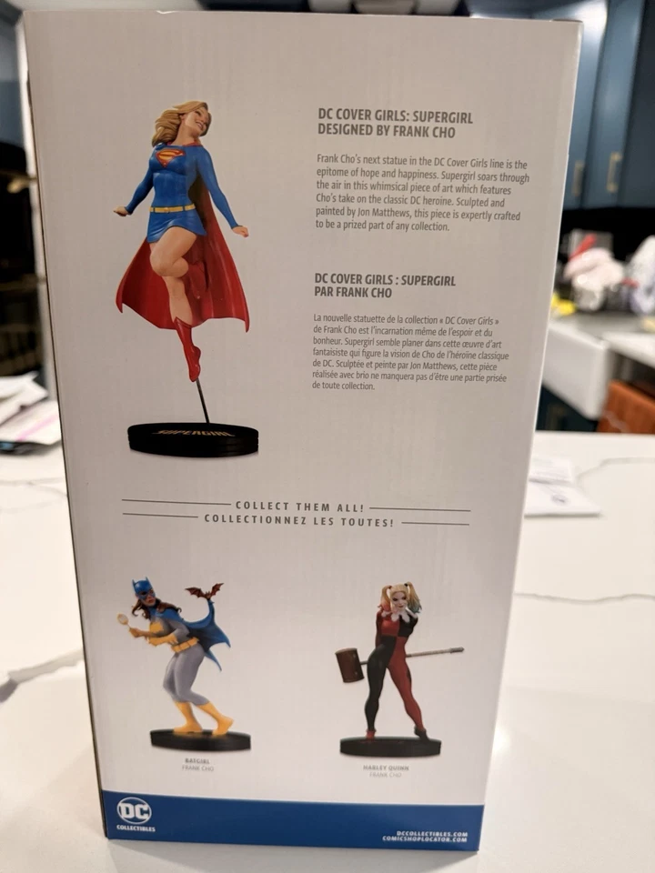Figura de acción Frank Cho DC Collectibles Supergirl Foto 2 de 4