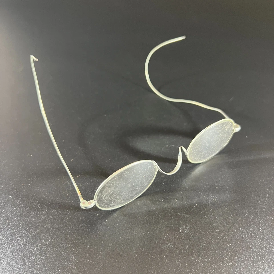 Anteojos antiguos ovalados con borde de alambre color plata con estuche original - Gafas Foto 4 de 4