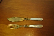 Couteau fourchette couvert à poisson manche nacre décor poisson