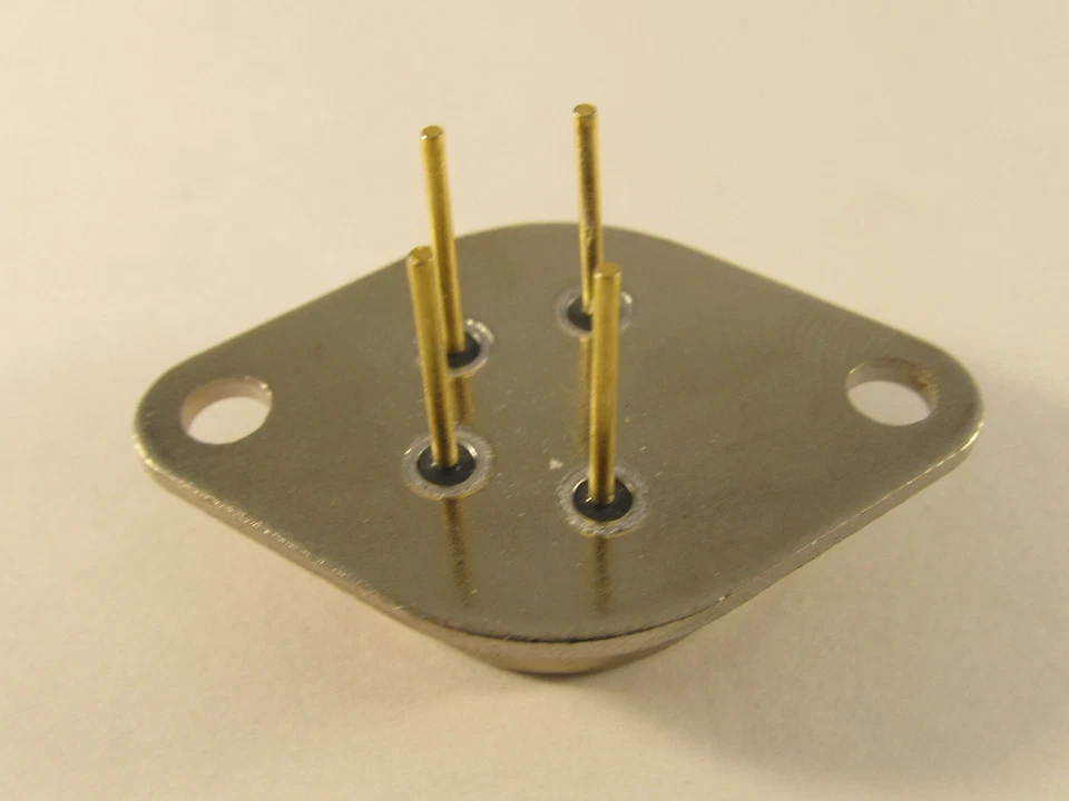 LAS18U Lambda negativer, regelbarer Spannungsregler, -4 bis -30V, 1,5A, TO3 - Bild 2 von 2