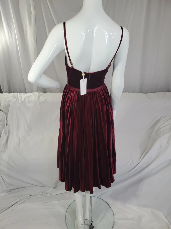 Vestido Ted Baker Granate Terciopelo Plisado Fiesta Vacaciones Midi Talla 0. US talla 2 Foto 3 de 3