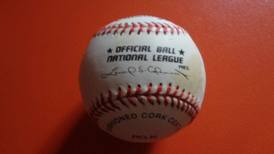 Balón autógrafo Shawn Estes San Francisco Giants Rawlings Foto 2 de 4