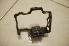 LanParte Camera Cage with 501-Compatible QR Plate for Sony a7R IV