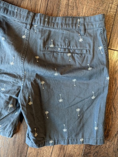 Junk Food DISNEY Mickey Mouse Gray Bermuda Shorts w/ White Palm Trees Medium - Picture 13 of 15