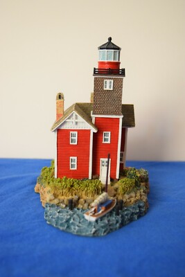 Harbour Lights Collectible Lighthouses HL302 - Mispillion, DE - MIB with a COA.