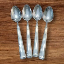 Wallace HERITAGE  Oval Soup Dinner Spoons Set of 4 Stainless Steel Flatware 