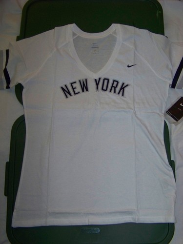 Nike SlimFit Women's New York Yankees Shirt NWT - 第 1/3 張圖片