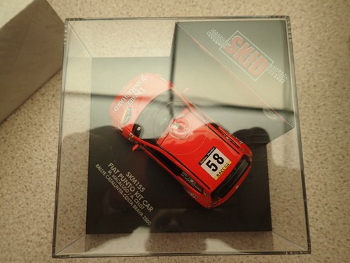 Vitesse SKID 1:43 SKM155 Fiat Punto Kit Coche Rallye Catalunya 2000 Sin Exhibición - Imagen 6 de 12
