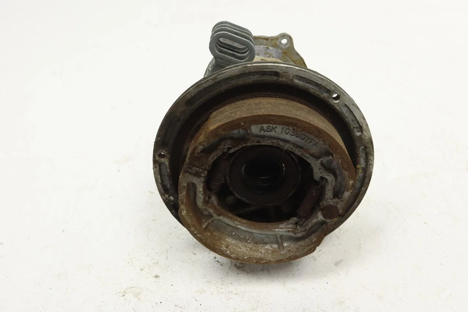 Portaejes trasero Yamaha Badger 80 85 con placa de respaldo de freno 51100 Foto 2 de 4