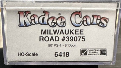 Kadee Cars escala HO #6418 50’ PS-1 8’ puerta Boxcar Milwaukee #39075 nuevo en caja CC | Zustand: New