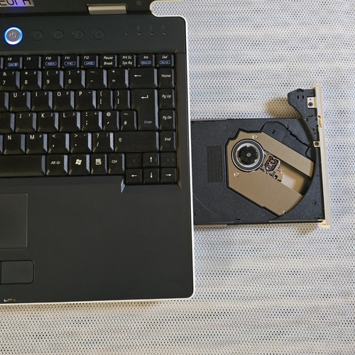 Viglen Futura S200 M3000Np ,Pentium M ,14", Windows XP, 40Gb HDD 500Mb RAM (257) - Picture 15 of 23