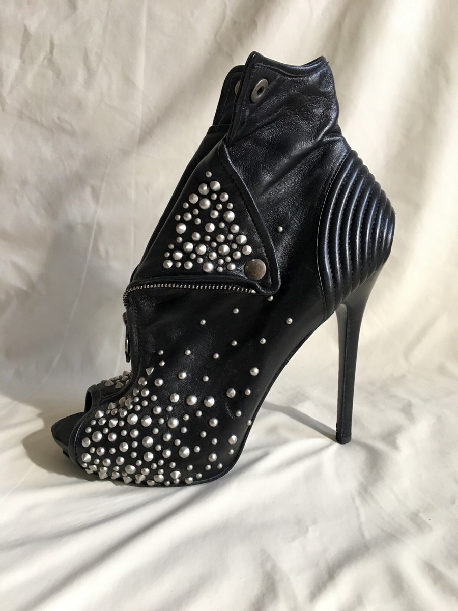Alexander McQueen スタッズヒール アンクルブーツ 41 Alexander McQueen スタッズヒール アンクルブーツ 41 - メルカリ