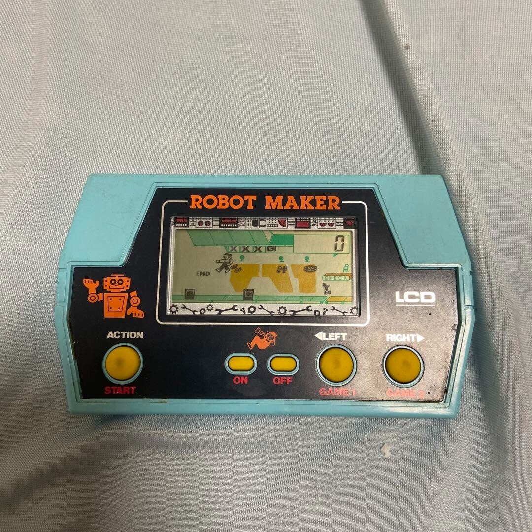 Takatoku Robot Maker LCD Digital Game Vintage Pocket Console