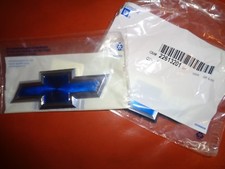 Nos 2000 2001 2002 Chevy Cavalier Hood Emblem Gm 22613201 Chevrolet Bowtie