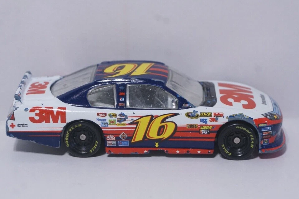 LEER SUELTO Greg Biffle #16 3M 1:64 Die Cast Nascar Authentics Ford Fusion Suelto Foto 3 de 4
