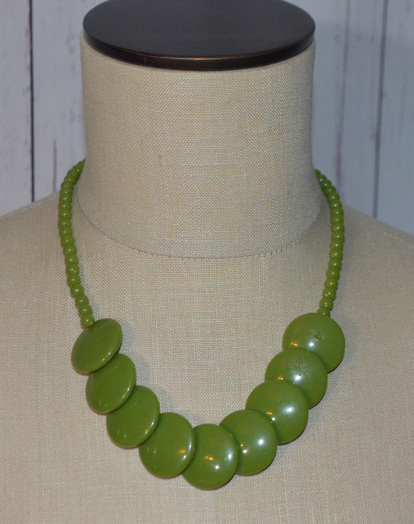 Green Acrylic Round Disc Bead Beaded Vintage Style Necklace