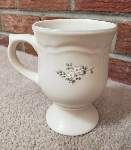 Pfaltzgraff USA HEIRLOOM Pedestal Mug 4 7/8" Grey   Excellent Condition