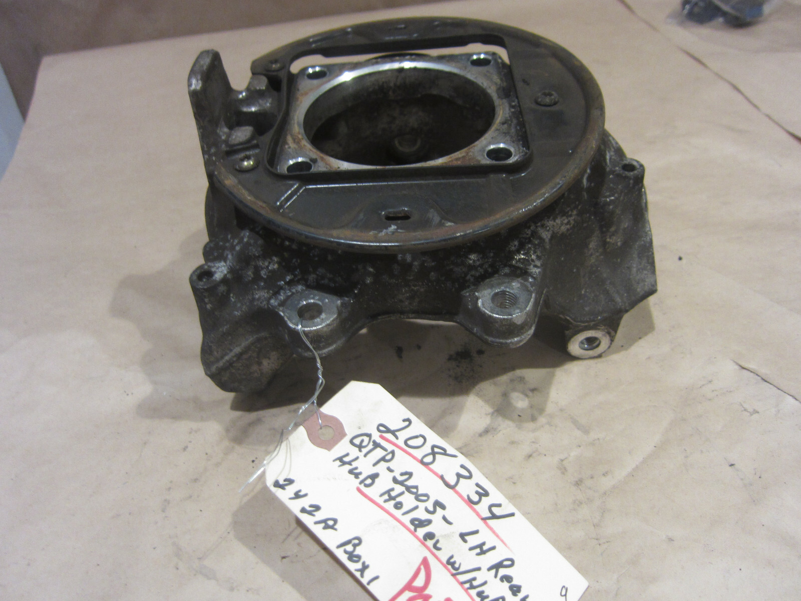 Maserati Quattroporte 2005 - LH Rear Hub Holder - P/N 208334