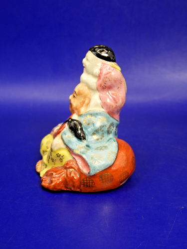 Figura de porcelana de recuerdo japonés rara de los años 50 de Buda 1 niño en su hombro - Imagen 6 de 8