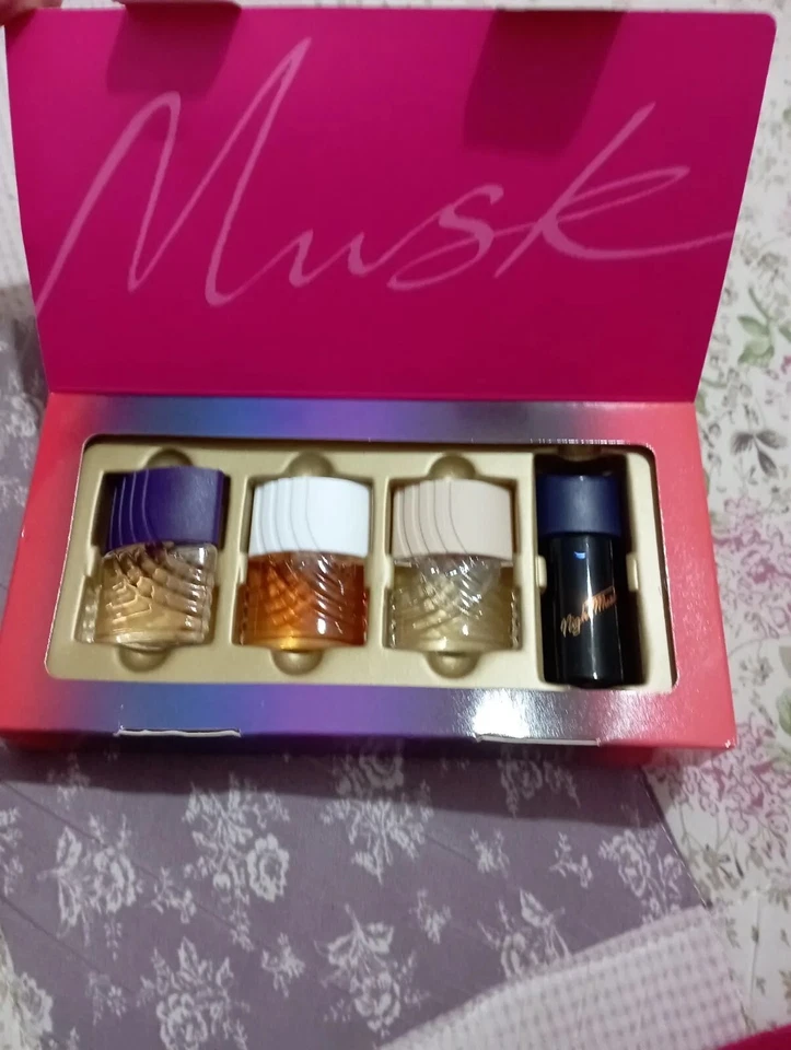 LOTE AVON:4 MINIATURAS: SOFT MUSK, NIGHT MUSK,JAMOCA, VAILLE MUSK + NECESER. - Imagen 3 de 4