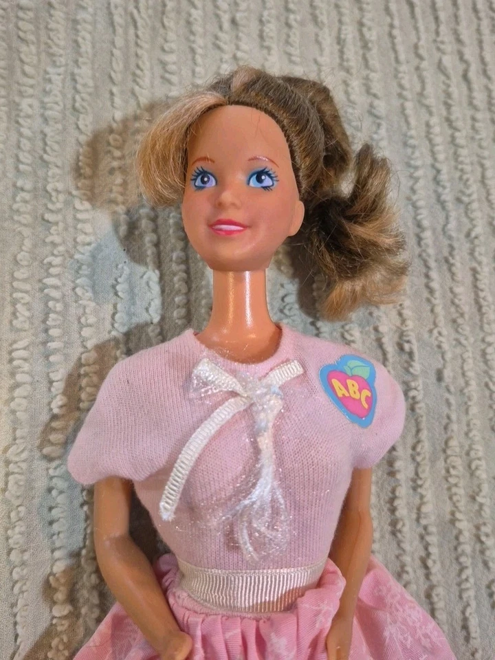 Vintage 1988 Heart Family Schooltime Fun Barbie Doll Mattel #3281 Preowned - Image 2 of 4